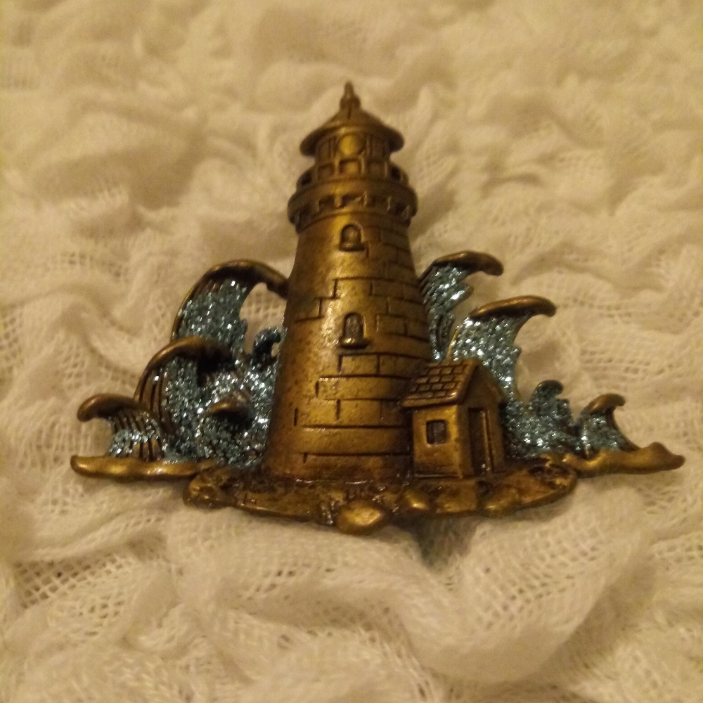 Lighthouse pin
